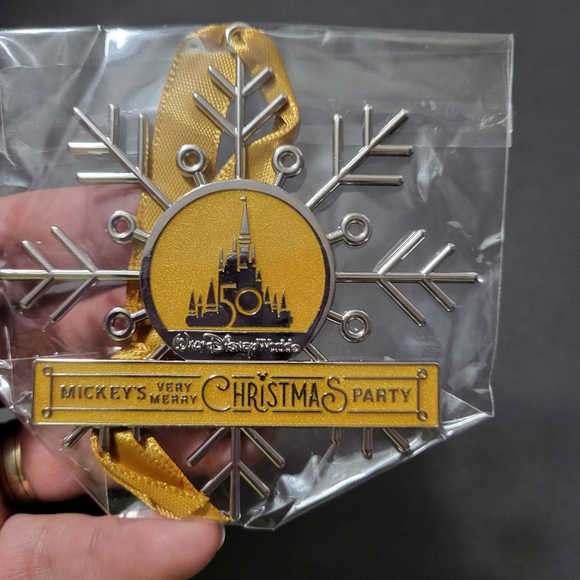 Walt Disney World Mickey's Very Merry Christmas Party Print & 2 Ornaments Lot - Picture 11 of 11